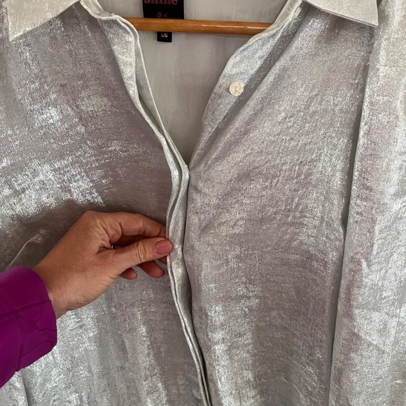 Long-Sleeve Buttoned-Down Lamé Blouse - Picture 6 of 6